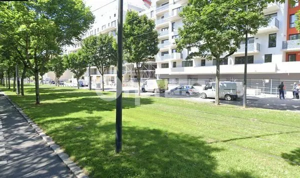 Local commercial 111 m² 