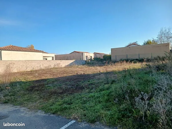 Terrain 450 m² LAVALETTE 