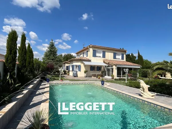Maison 7 pièces 243 m² 