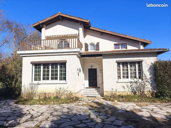 Villa 13 pièces 302 m² 