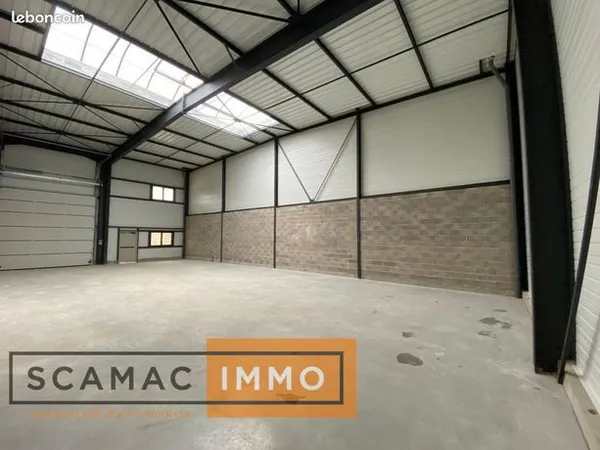Local commercial 210 m² 