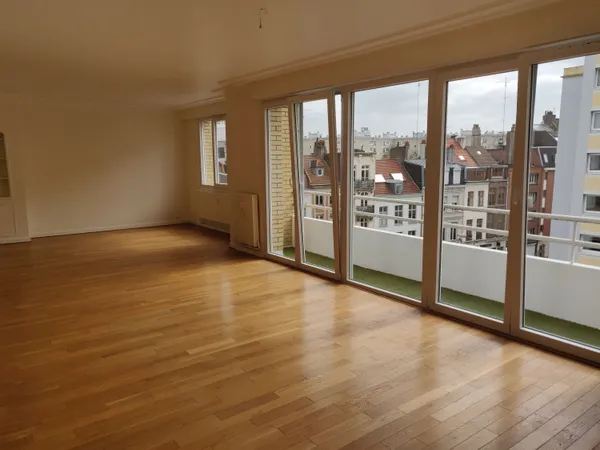 Loue appartement 140m² 