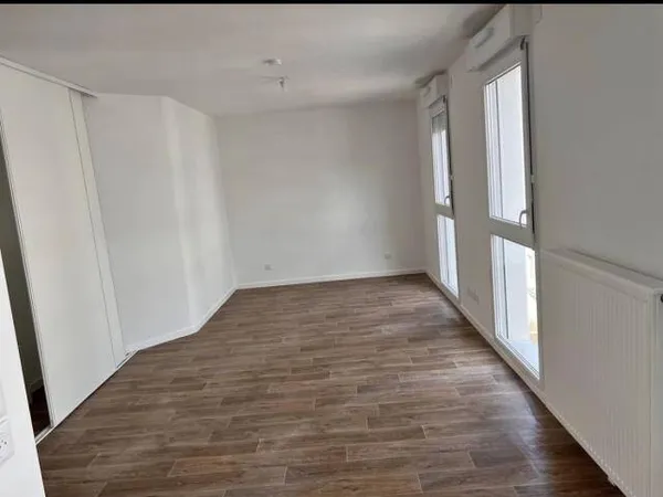 Studio 1 pièce 32 m² 