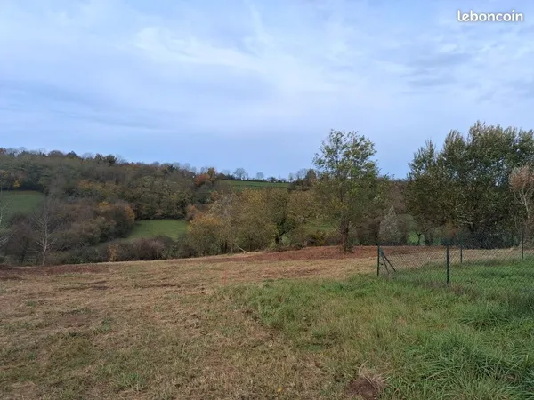 À saisir - Terrain constructible 857 m² - Geruge 