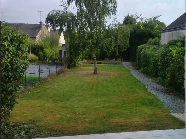 Maison de bourg a louer a quelaines st gault 