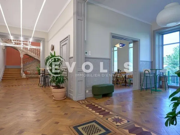 Bureaux 351 m² 