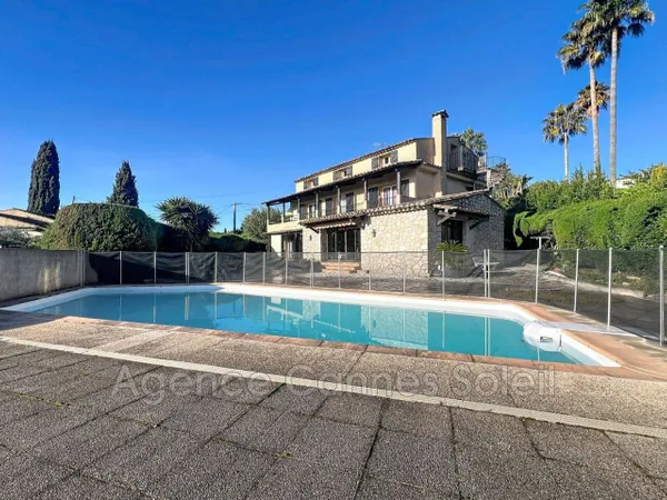 Maison 10 pièces 290 m² 