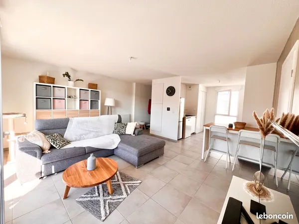 Appartement T4 lumineux 93 m² / calme / spacieux / Lalande 