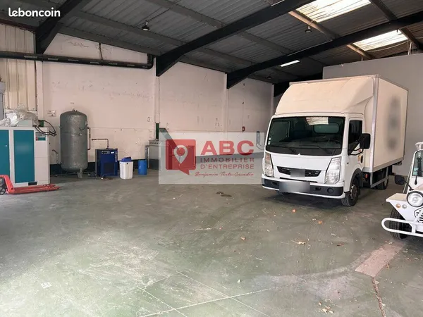 Local commercial 440 m² 