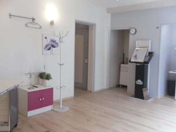 Local commercial 1 pièce 42 m² 