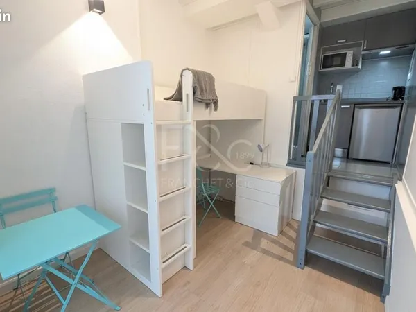 Studio 1 pièce 11 m² 