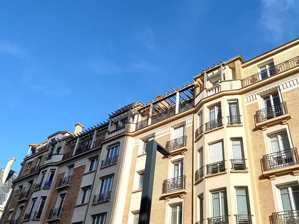 Vends Vends : RENNES CENTRE Appartement T5 140m² habitables rénové dans l'ancien dernier étage 