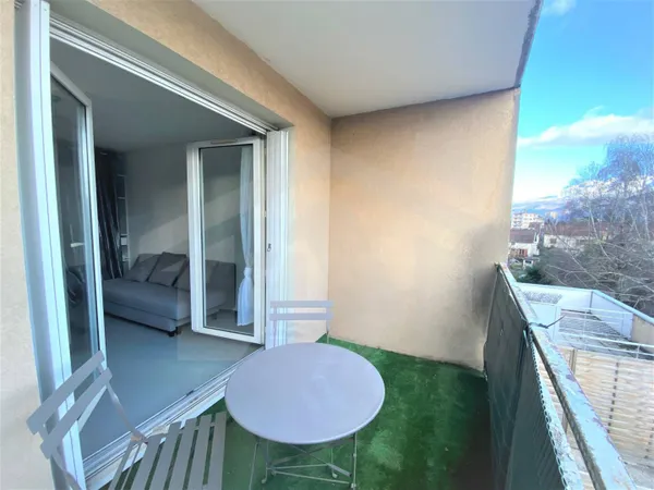 Studio 1 pièce 16 m² 