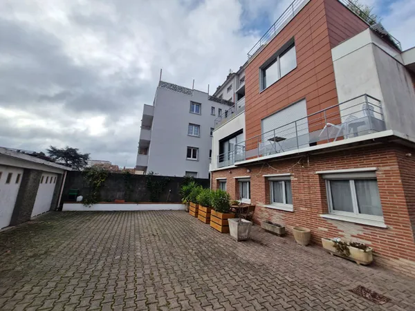À louer , un appartement meublé de 3 pièces de 73,87 m² à Toulouse avec extérieur et 