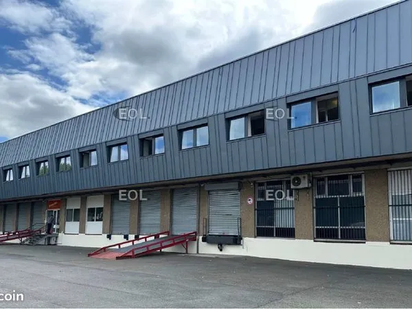 Local d'activité 490 m² 
