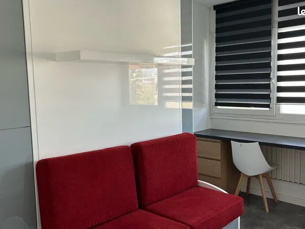 Studio meublé rénové avec parking privé proche Pellegrin 