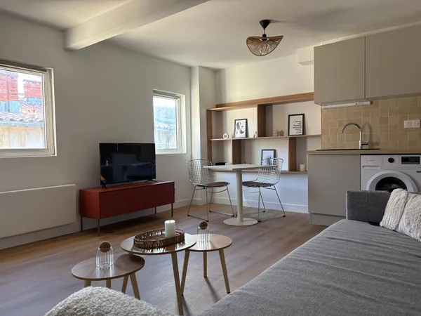 STUDIO MEUBLÉ REFAIT À NEUF 25m² - MONTPELLIER HYPERCENTRE ECUSSON - PREMIER OCCUPANT 