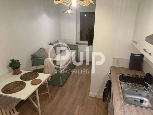 Studio 1 pièce 13 m² 