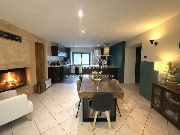 Appartement 4 pièces 94 m² 
