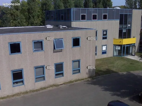 Local d'activité 110 m² 