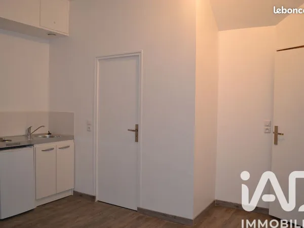 Studio 2 pièces 15 m² 