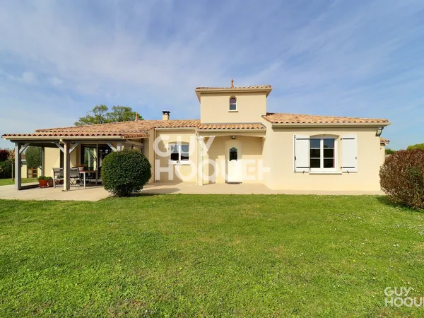 MAISON À VENDRE DE 4 PIÈCES DE 111,00 M² 