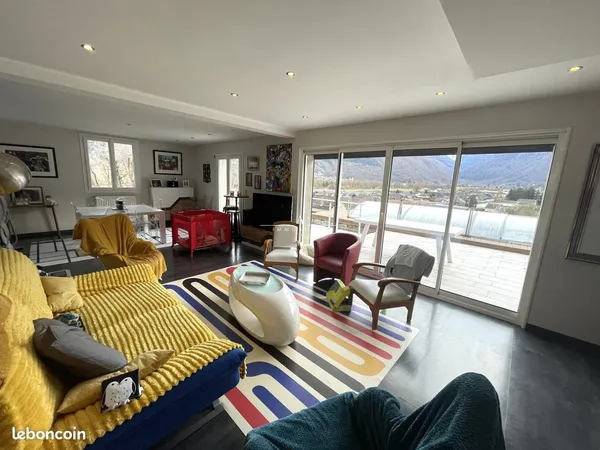 Maison 6 pièces 190 m² 