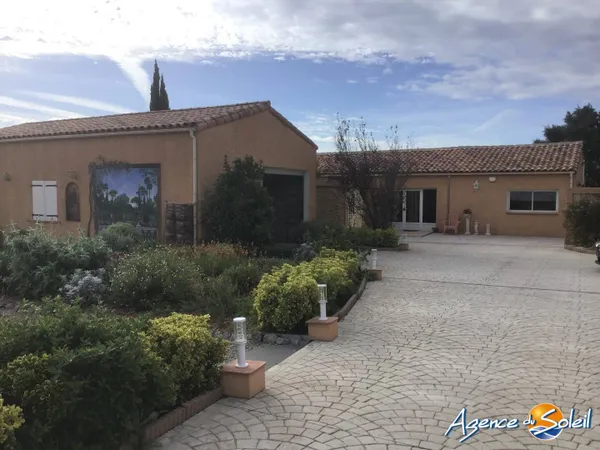 Maison de plain-pied 5 pièces 274 m² 