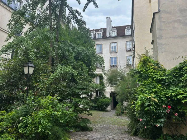 Loue pied à terre à Paris quartier Marais, refait a neuf, 40m²,1 chambre, salon cuisine 