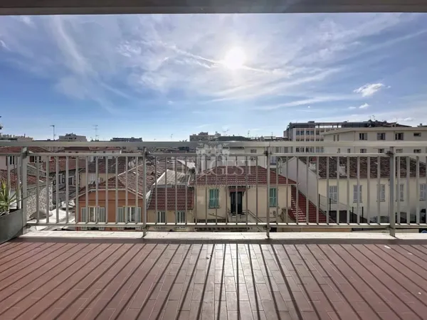 Bel appartement trois pièces au coeur de Carnolès 