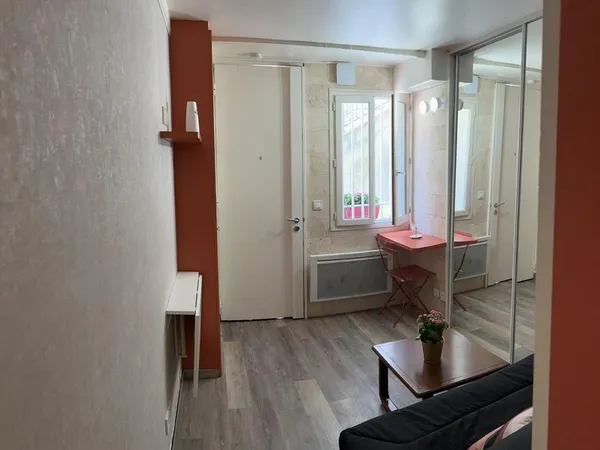 Studio meublé refait à neuf - Paris 16e 