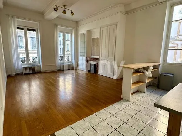 Appartement 3 pièces 82 m² 