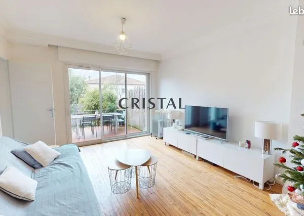 Maison 8 pièces 228 m² 