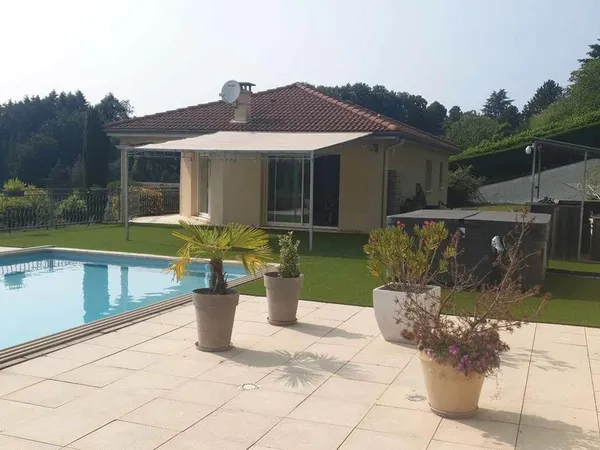 Villa 5 pièces avec piscine 