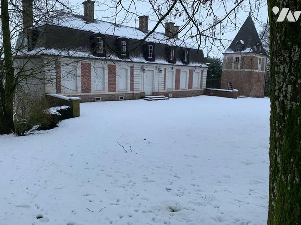 Maison 25 pièces 700 m² 