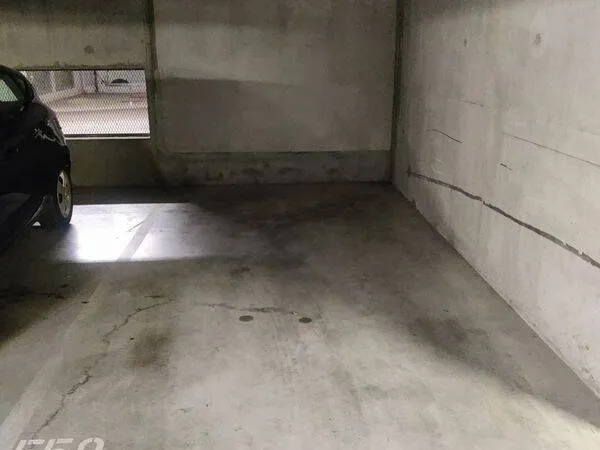 Parking 13 m² 