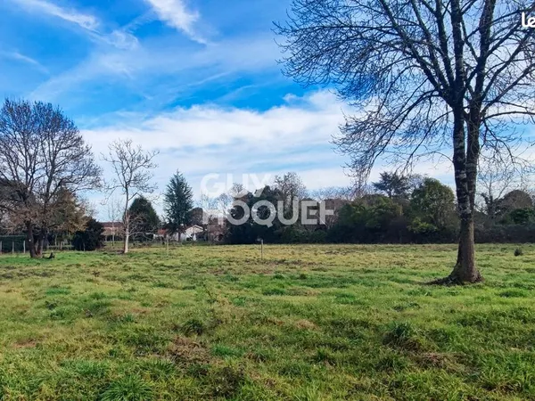 Terrain 1100 m² BEGUEY 