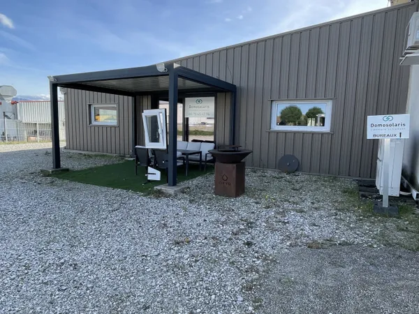 Axe passant local commercial 219m2 