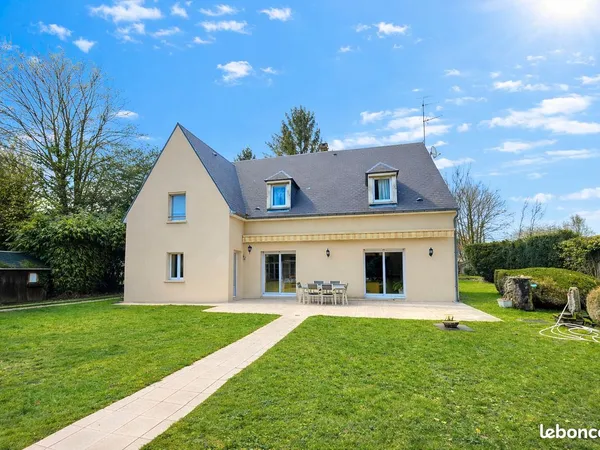 Propriété 7 pièces 206 m² 