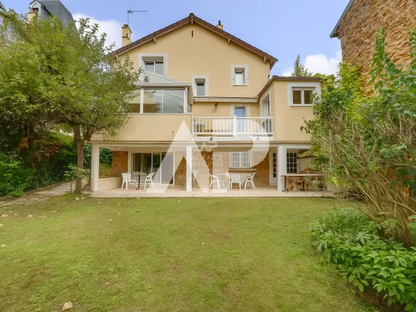 SEVRES CROIX BOSSET- MAISON FAMILIALE 