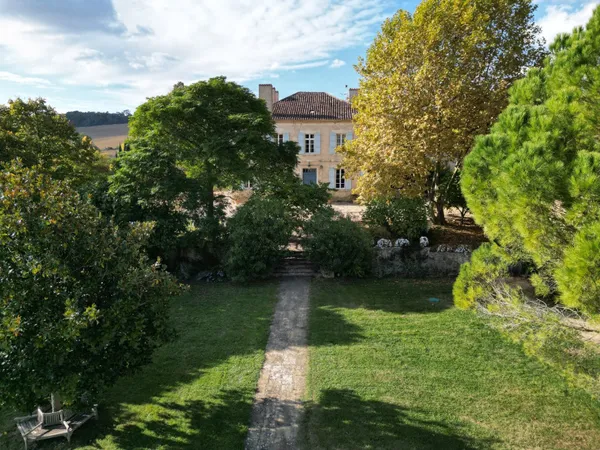 Demeure 19 pièces 150 m² 