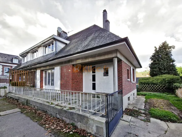 Logement 105m2 avec 3 chambres et local de 70m2 à aménager. 