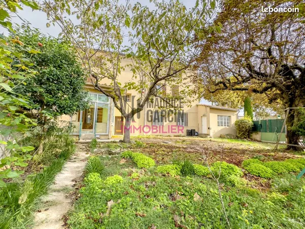 Propriété 13 pièces 280 m² 