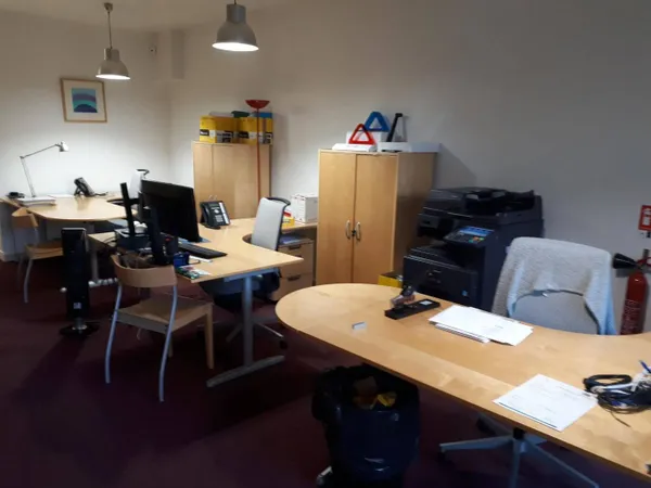 Local commercial 5 pièces 99 m² 