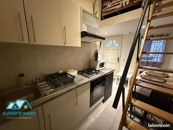 Studio 1 pièce 14 m² 