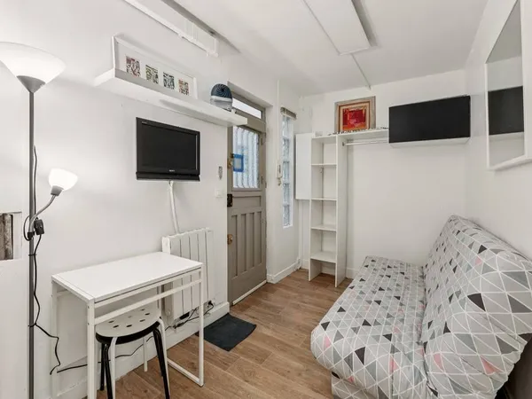 Loft 1 pièce 11 m² 