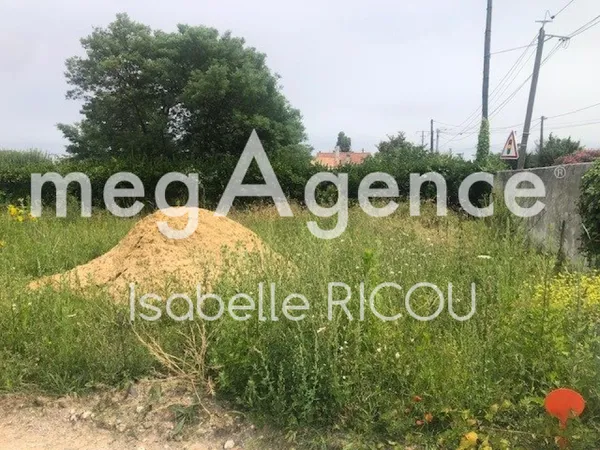 DOLUS D'OLERON, TERRAIN A BATIR viabilisé de 179m² 