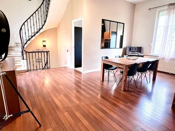 Maison 9 pièces 185 m² 