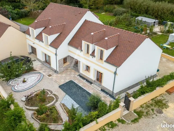 Pavillon 8 pièces 220 m² 