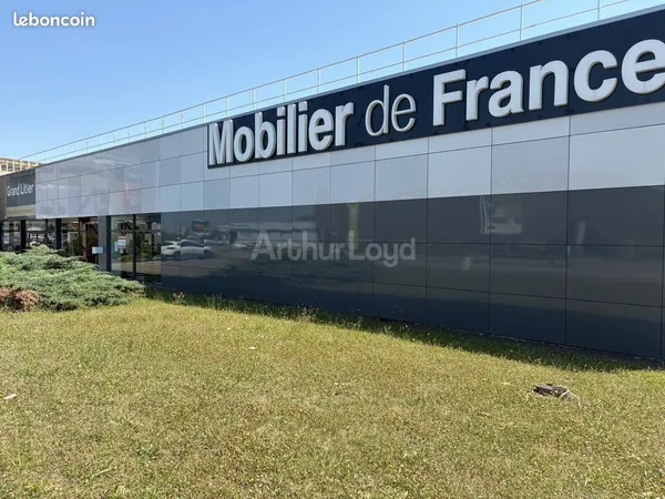Local commercial 800 m² 